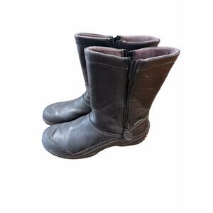 Clarks Leather waterproof zip up boot women's size 9